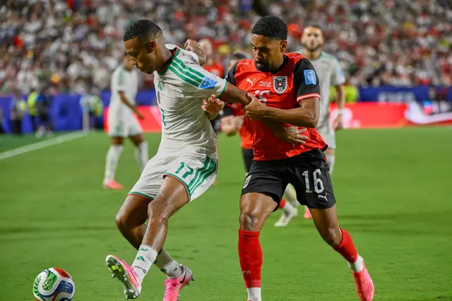 Phillipp Mwene (rechts) fällt gegen Spanien aus (Archivbild) | Foto: Reed Hoffmann/AP/dpa