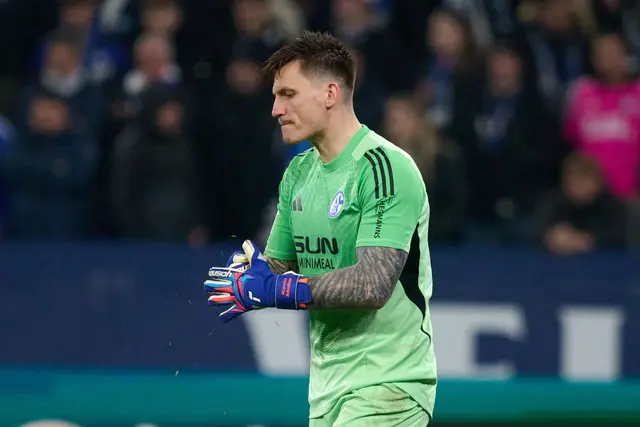 Der zuletzt an Schalke ausgeliehene Kevin Müller trainiert vorerst wieder in Heidenheim. (Archivbild)  | Foto: Bernd Thissen/dpa