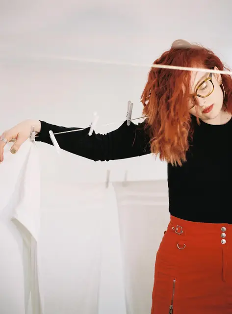 OKTOBER hat ihren ersten komplett in Eigenregie produzierten Song "Good Things" veröffentlicht | Foto: Megan Auer/gratis