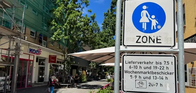 In Frankenthal kontrolliert der Kommunale Vollzugsdienst ab Montag, 6. Juli, verstärkt Radfahrer und E-Roller. Die Stadt will damit die Verkehrssicherheit in Fußgängerzonen und verkehrsberuhigten Bereichen erhöhen. | Foto: Sebastian Weindel, © Sebastian Weindel