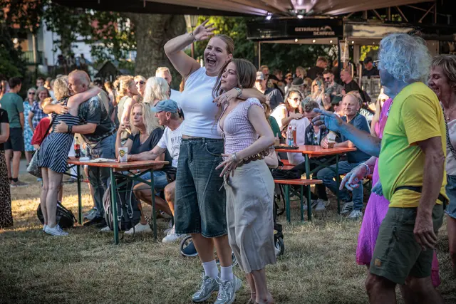 Tausende feiern den Auftakt: Die schönsten Bilder vom Freitagabend beim Durlacher Altstadtfest | Foto: Paul Needham