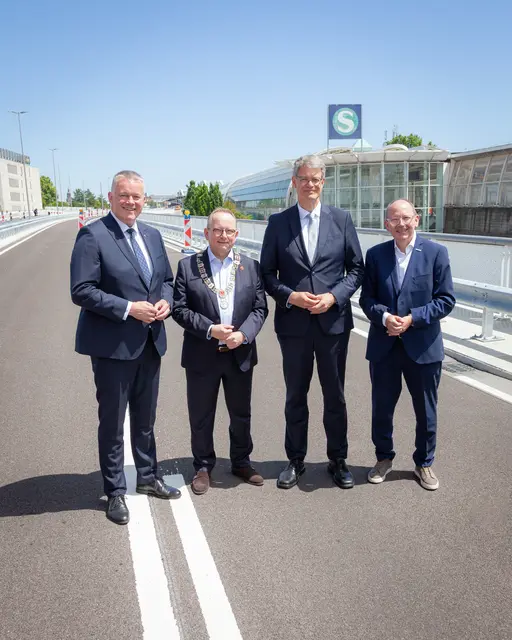 Nach langer Sperrung können Autofahrende wieder über die Hochstraße Süd zwischen Ludwigshafen und Mannheim fahren. | Foto: Stadt Mannheim