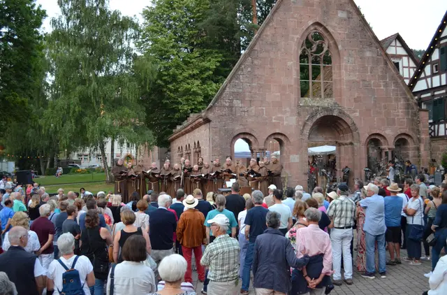 Mit dem Konzert der Singenden Mönche am Sonntagabend wird das Herrenalber Klosterfest traditionell beendet | Foto: Rick Eichner