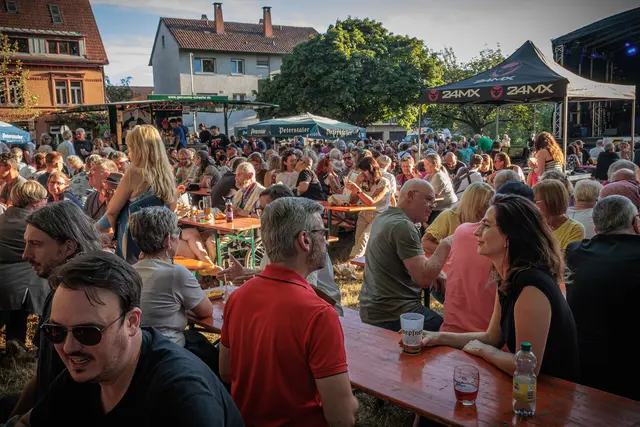 Tausende feiern den Auftakt: Die schönsten Bilder vom Freitagabend beim Durlacher Altstadtfest | Foto: Paul Needham