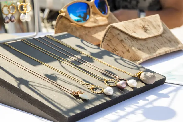 Auch Liebhaber von Schmuck und hochwertigen Accessoires kommen bei der Maison &amp; Jardin rund um den Herrenhof auf ihre Kosten. | Foto: Das AgenturHaus GmbH