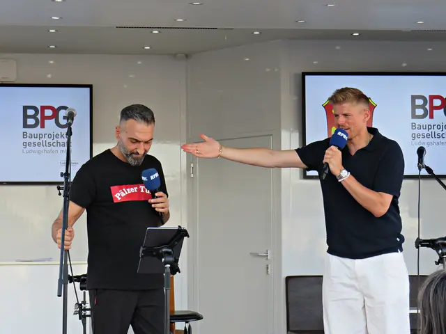 Moderator Ben Salzner bedankte sich beim Pälzer Türk | Foto: Brigitte Melder