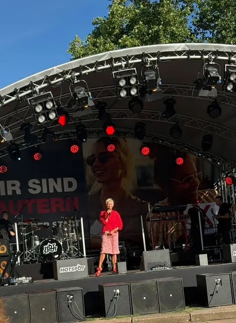 Das Altstadtfest zeigt jedes Jahr aufs Neue, was Kaiserslautern ausmacht: Offenheit, Zusammenhalt und das starke ehrenamtliche Engagement vieler Menschen. Gerade im Jubiläumsjahr ist das ein besonderes Zeichen für unsere Stadt“, sagt OB Beate Kimmel | Foto: Frank Pfaff