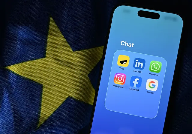 Eine Ausnahme von EU-Datenschutzregeln hatte es Anbietern von Online-Kommunikation erlaubt, auch privat gesendete Chats zu kontrollieren, um sexuelle Darstellungen von Kindern aufzuspüren. Sie war im April ausgelaufen. (Symbolbild) | Foto: Markus Lenhardt/dpa