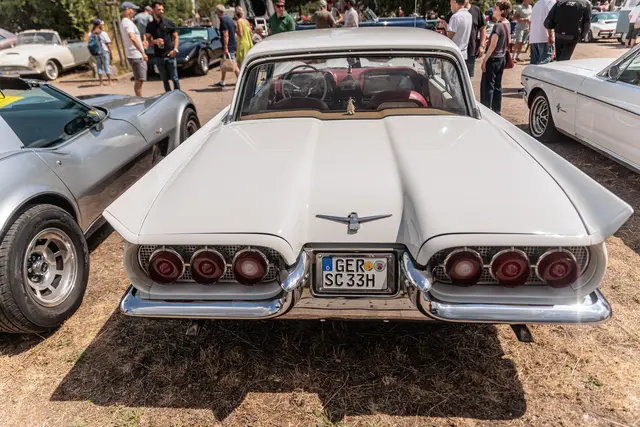 Glänzender Chrom, originale Details und zeitlose Karosserien begeisterten Oldtimerfans und zahlreiche Besucher gleichermaßen. | Foto: Paul Needham