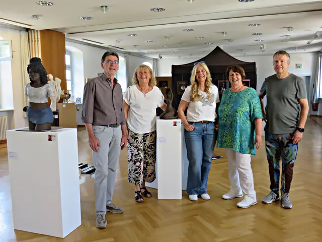 Gruppenbild der anwesenden KünstlerInnen | Foto: Brigitte Melder
