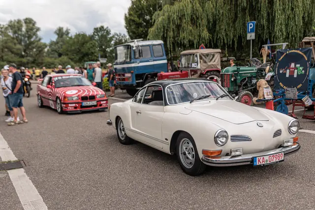 Glänzender Chrom, originale Details und zeitlose Karosserien begeisterten Oldtimerfans und zahlreiche Besucher gleichermaßen. | Foto: Paul Needham