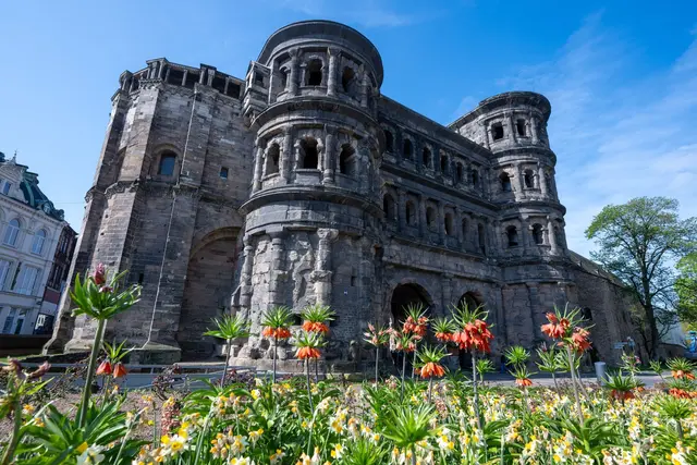 Die Porta Nigra gilt als besterhaltenes römisches Stadttor nördlich der Alpen. (Archivbild) | Foto: Harald Tittel/dpa
