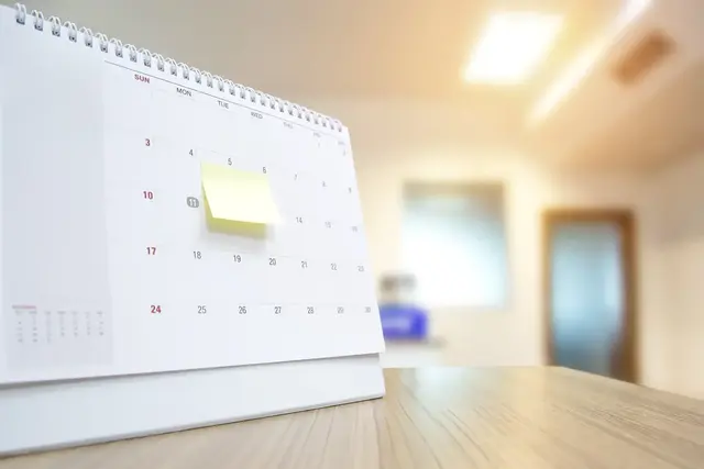 Ein Blick in den Kalender hilft, damit der Behördentermin bei Zulassungsstelle oder Bürgerbüro nicht am falschen Tag geplant ist. | Foto: Eakrin/stock.adobe.com