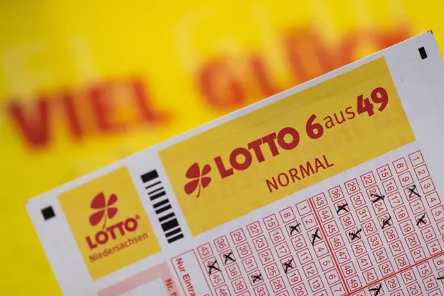 Für das Spiel «Lotto 6 aus 49» gab der Tipper oder die Tipperin den Spielschein anonym ab. (Symbolbild) | Foto: Swen Pförtner/dpa
