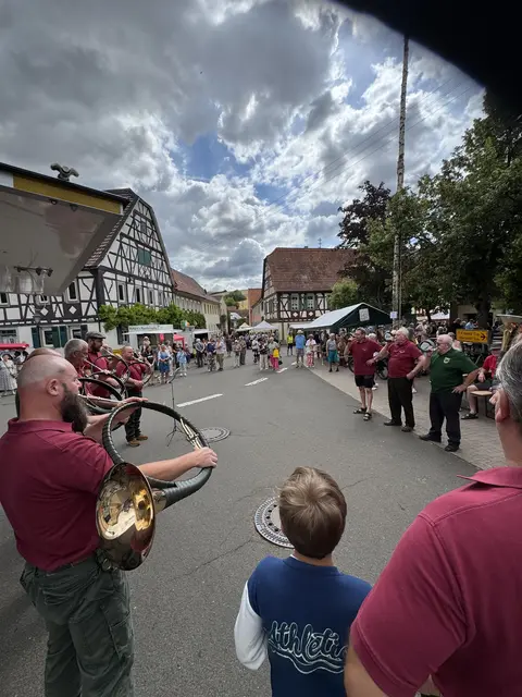 Jagdhornbläser Appeltal in Aktion Markt Gaugrehweiler 2026  | Foto: Arno Mohr 