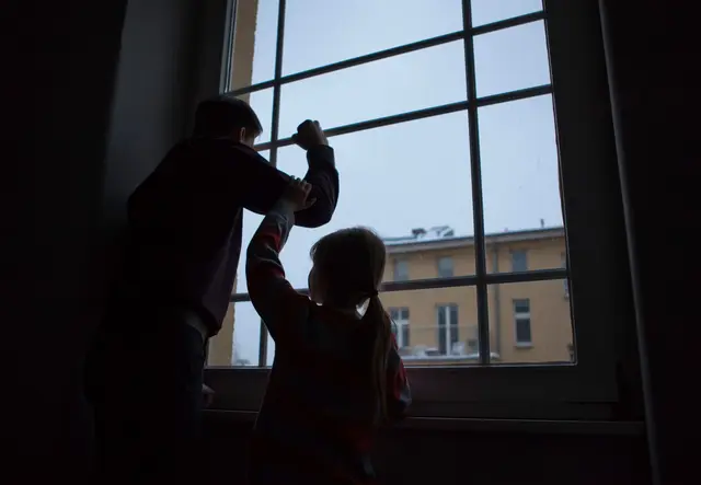 Depression verstecken? Kinder merken das – und brauchen ehrliche, altersgerechte Worte statt Schweigen.  | Foto: dpa