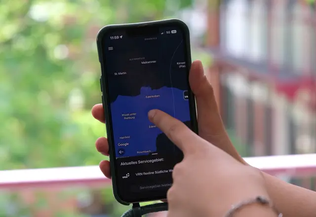 Wer spontan ein Shuttle per App oder Telefon bestellt, kann jetzt auch an zusätzlichen Punkten in Rhodt und Edenkoben ein- und aussteigen. | Foto: KV SÜW