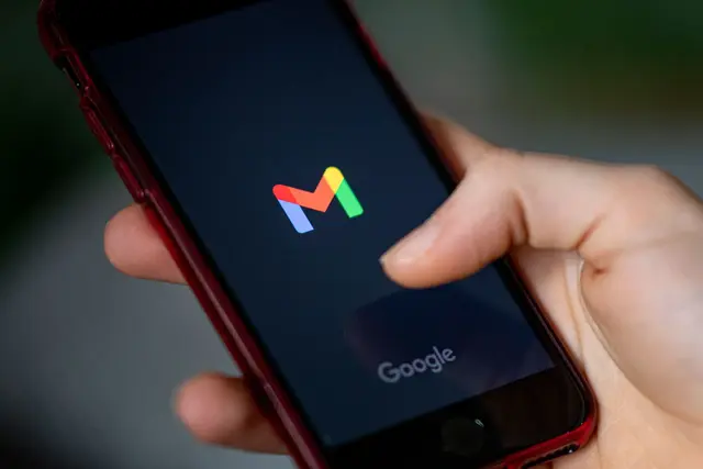 Neue Möglichkeiten: Gmail-Nutzer können sich eine andere E-Mail-Adresse zulegen - und erhalten trotzdem weiter Nachrichten, die an die alte Adresse gehen.  | Foto: dpa