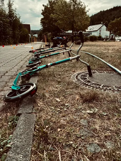 Die Roller liegen startbereit | Foto: Marco Zettl
