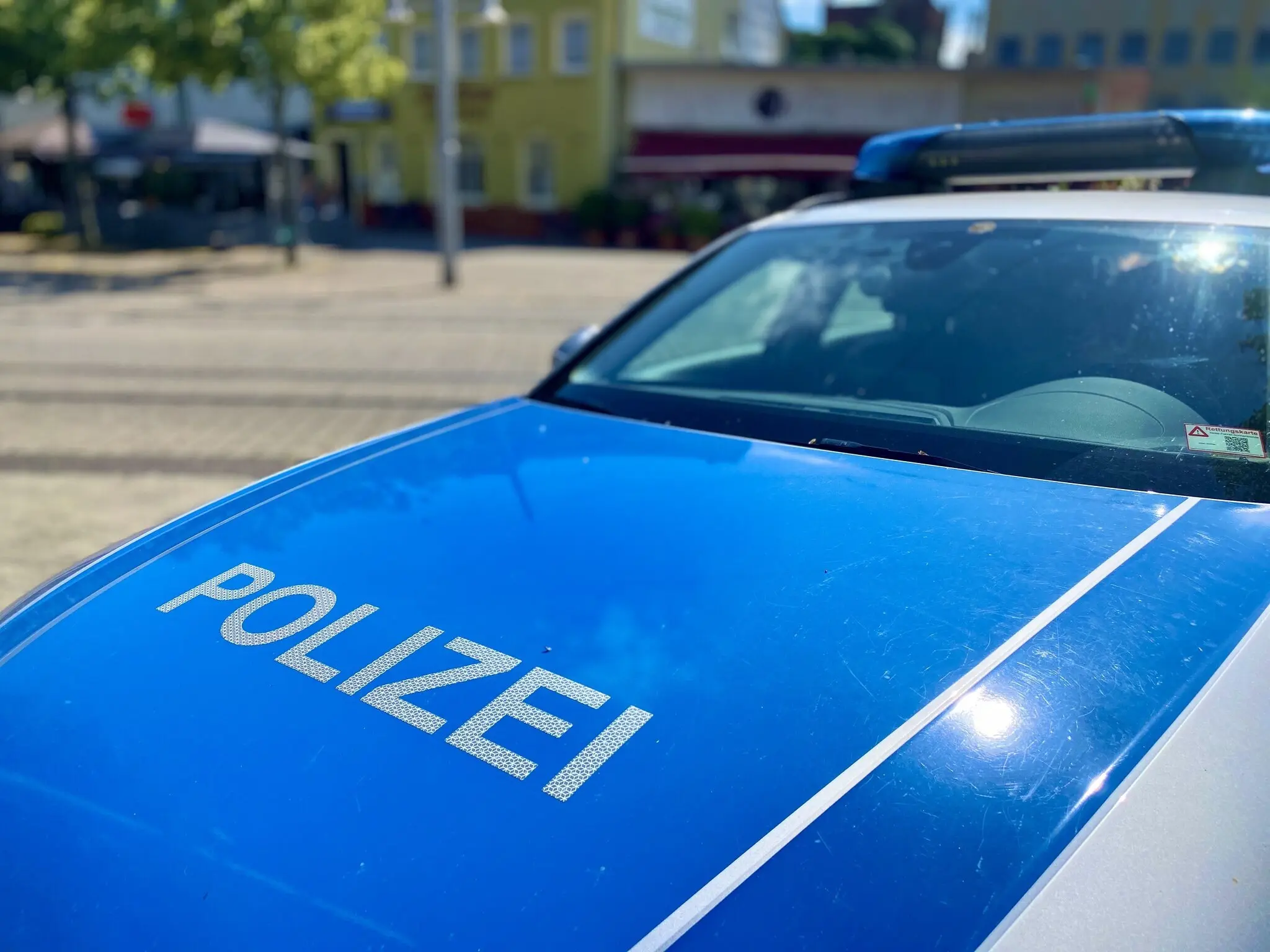 Unfallflucht-auf-Parkplatz-am-Hilgard-Center-Verursacher-fl-chtet