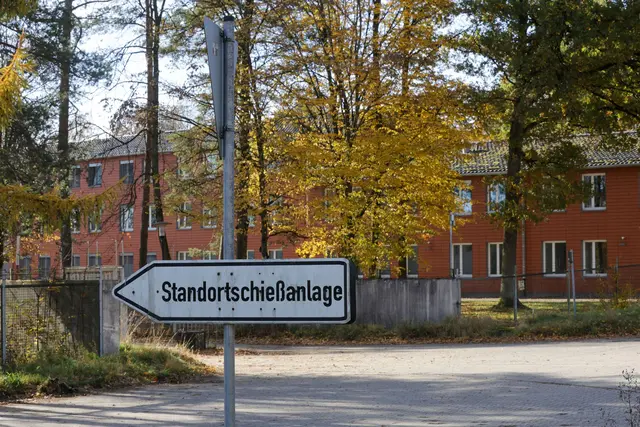 Ziehen in der ehemaligen Graf-Stauffenberg-Kaserne in Sigmaringen bald wieder Soldaten ein? (Archivbild) | Foto: Thomas Warnack/dpa