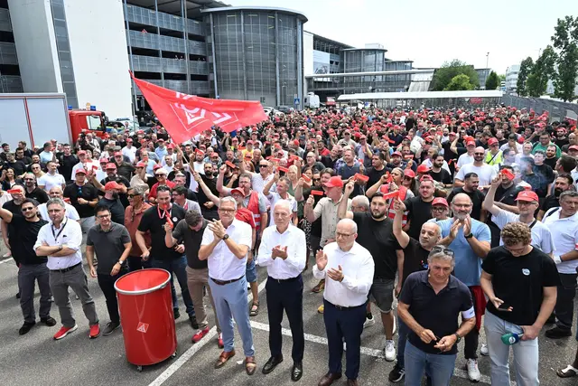 Es gibt Protest für die Erhaltung des Audi-Werks in Neckarsulm. | Foto: Bernd Weißbrod/dpa