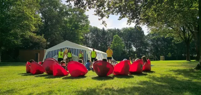 Das Strandbadlager und weitere Ferienangebote starten ab Montag in Frankenthal. Insgesamt stehen 780 Plätze für Kinder und Jugendliche bereit, unterstützt von THW und DLRG. | Foto: Sebastian Weindel, © Sebastian Weindel