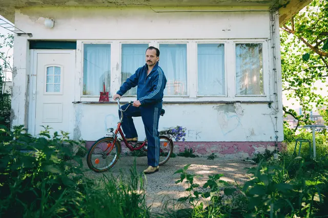 Die BASF Kulturfabrik veranstaltet das Jahresabschlusskonzert von Gringo Mayer gemeinsam mit der Kegelband 2027 in der Friedrich-Ebert-Halle in Ludwigshafen. Mayer kommt aus LU und sind auf Deutsch auch Hymnen auf die Heimat.  | Foto: Lars Becker