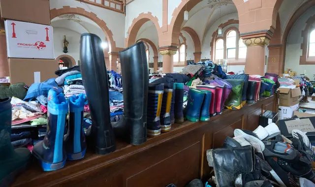 Auch Gummistiefel für Kinder gehörten zu den benötigten Hilfsgütern nach der Flut. (Archivbild) | Foto: Thomas Frey/dpa