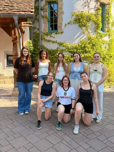 Beim Training im Gymnastikraum lernen Jugendliche und junge Erwachsene gemeinsam neue Tanzschritte. | Foto: TVK Speyer