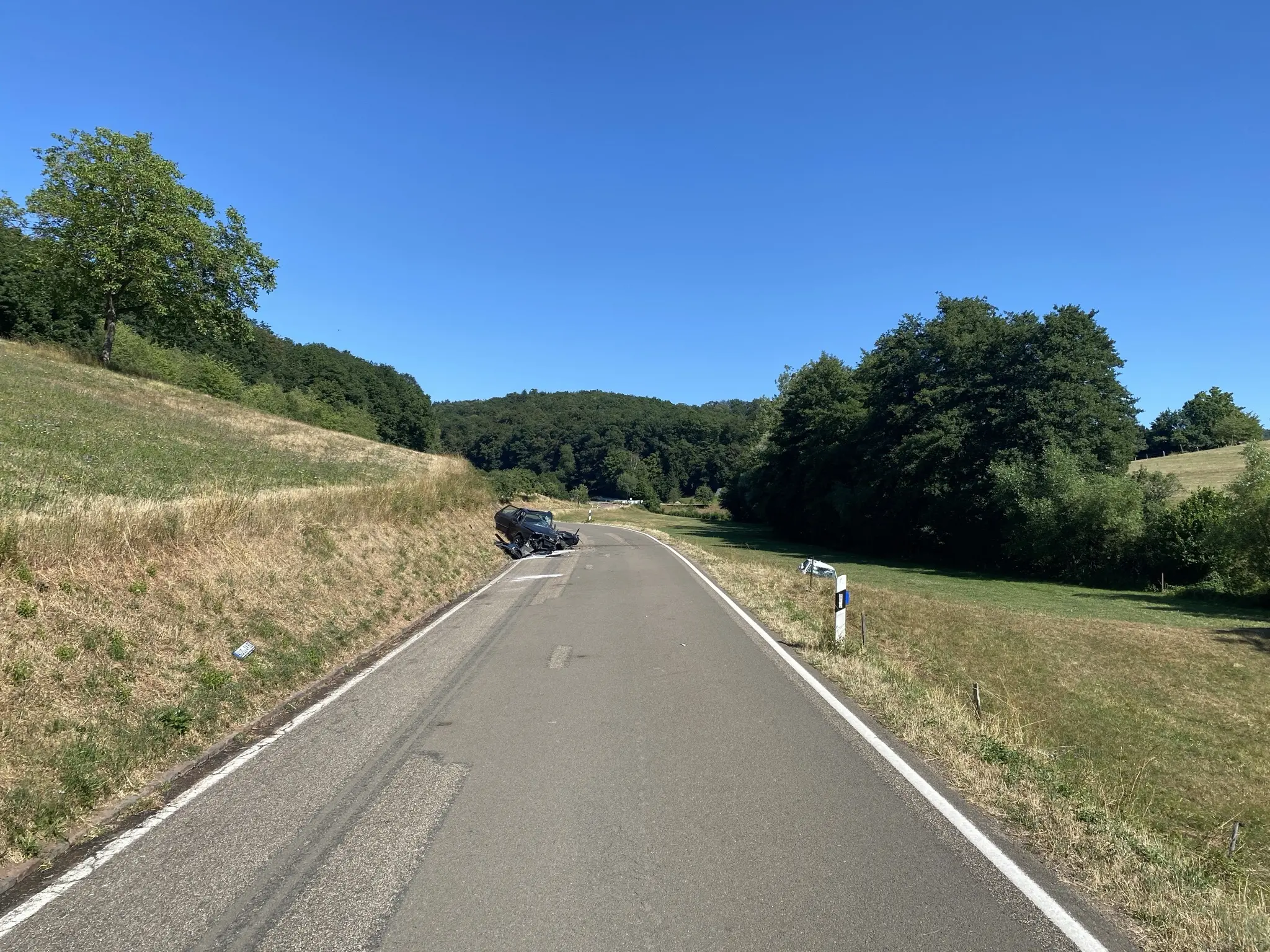 Schwerer-Unfall-bei-Matzenbach-Fahrer-per-Hubschrauber-weg
