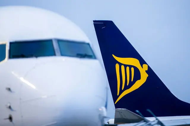 Bei einem Jet der Ryanair ist während des Flugs eine Scheibe zerbrochen. (Symbolbild) | Foto: Marcel Kusch/dpa