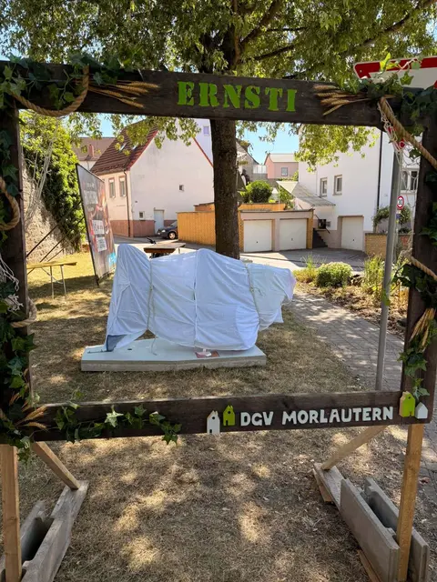 "Ernsti" kurz vor seiner Enthüllung | Foto: Alexander Lenz