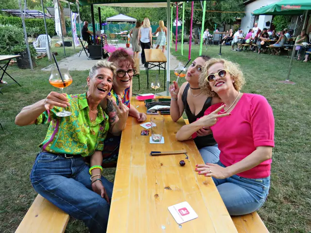Von links: Antonella D'Angelo, dahinter Manuela Della Pepa, gegenüber Rosa D'Angelo und in Rosé Beatrice D'Angelo | Foto: Brigitte Melder