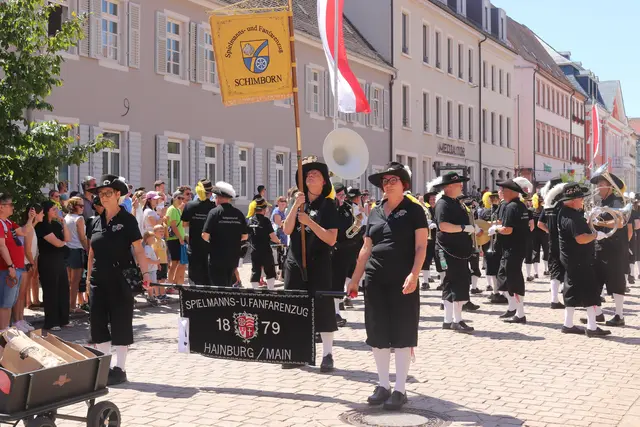 Kein Umzug ohne Spielmanns- und Fanfarenzüge | Foto: Cornelia Bauer
