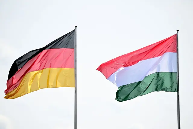 Deutsche Autobauer und Zulieferer sind auch in Ungarn vertreten - mit zunehmender Tendenz. (Symbolbild) | Foto: Sebastian Gollnow/dpa