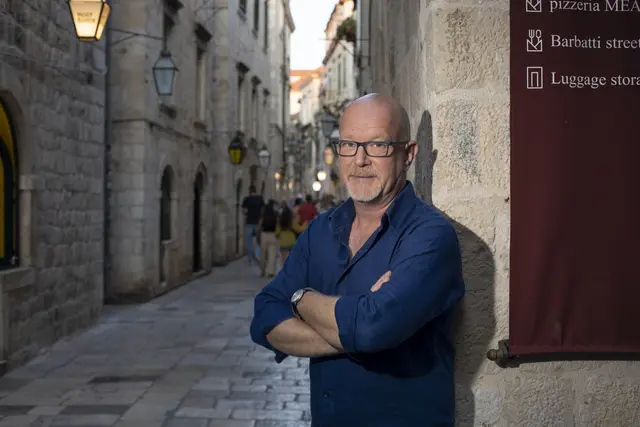 Achtung Abzocke - Urlaubsbetrügern auf der Spur: Peter Giesel recherchiert in neuen Folgen zu Abzocke-Maschen von Italien bis Australien. | Foto: Kabel Eins