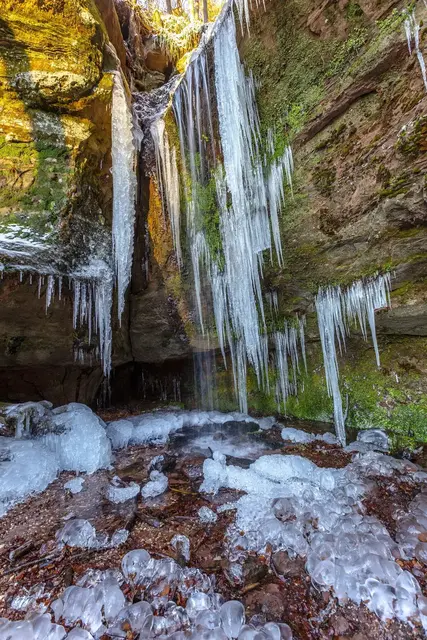 Eingefrorener Wasserfall am Teufelsfels | Foto: Jens Vollmer