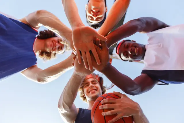 Das Festival richtet sich an die ganze Familie: Kinder, Jugendliche und Erwachsene können gemeinsam aktiv werden, neue Sportarten entdecken und kostenfrei einen erlebnisreichen Sommertag verbringen | Foto: Prostock-studio/stock.adobe.com
