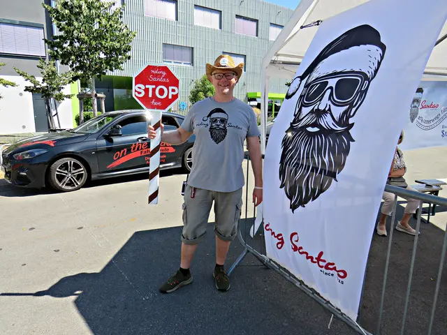 An der Einfahrt Patrick Kuntz von den "Santas" | Foto: Brigitte Melder