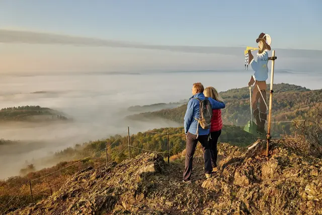 Der Beutelfels bei Imsbach bietet einen spektakulären Blick. Hier gibt es den „Eisernen Mann". | Foto: Foto: Donnersberg-Touristik-Verband, Florian Trykowski