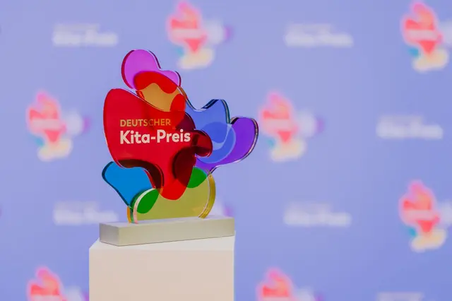 Beim Bringen in die Kita geht es oft auch um ganz praktische Fragen wie ein gesundes Frühstück. In Pirmasens steht ein Bündnis mit solchen Angeboten jetzt im Finale eines Bundespreises. | Foto: Stadt Pirmasens