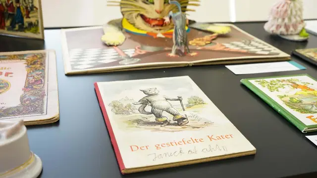 Ein Ferienworkshop im Forum Alte Post bietet Jugendlichen die Chance, eigene Drucke zu gestalten und mit nach Hause zu nehmen. | Foto: Stadt Pirmasens