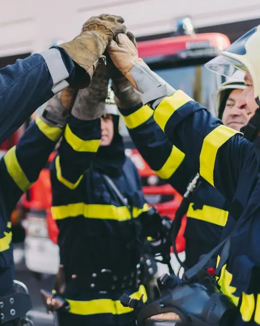 Ein Feuerwehreinsatz in einem Mehrparteienhaus sorgt am Vormittag für Rauch in der Nachbarschaft. | Foto: Stadt Pirmasens