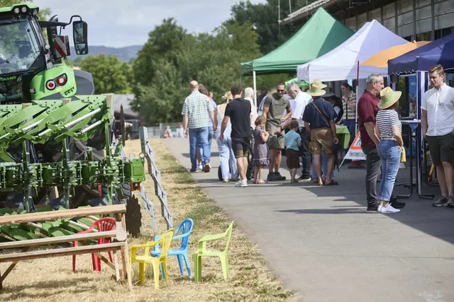 Landwirtschaft hautnah erleben für Groß und Klein – das stand beim Tag der offenen Tür auf dem Hofgut Neumühle im Mittelpunkt | Foto: Thomas Brenner/gratis