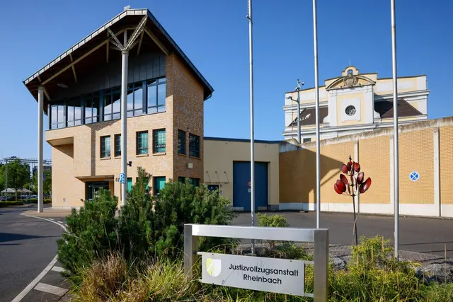 Auch Räume der JVA Rheinbach wurden am Dienstag durchsucht | Foto: Thomas Banneyer/dpa