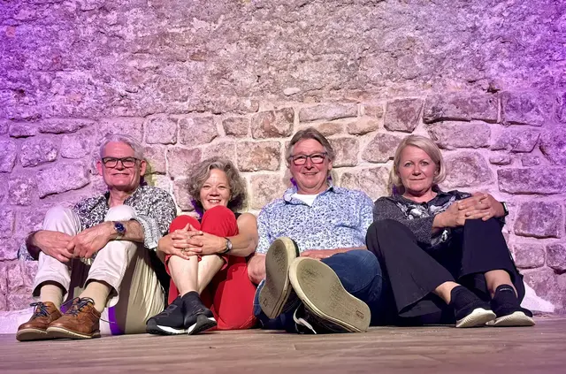 In der Kreisgalerie in Dahn gibt es einen Abend mit pfälzischer Mundart und Musik im Ausstellungsambiente: Zum Ensemble P.F.A.L.Z. Mundart gehören (von rechts nach links) Michael Tropf, Kerstin Bachtler, Ralf Großer und Claudia Albrecht. | Foto: P.F.A.L.Z. Mundkunst