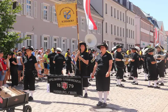 Kein Umzug ohne Spielmanns- und Fanfarenzüge | Foto: Cornelia Bauer
