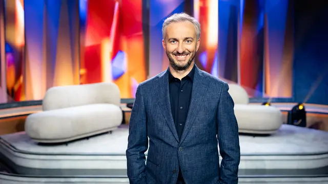 Lass dich überwachen!: Jan Böhmermann moderiert die neue Folge, in der das Publikum mit seinen Online-Spuren konfrontiert wird. | Foto: ZDF, Foto: Lennart Speer