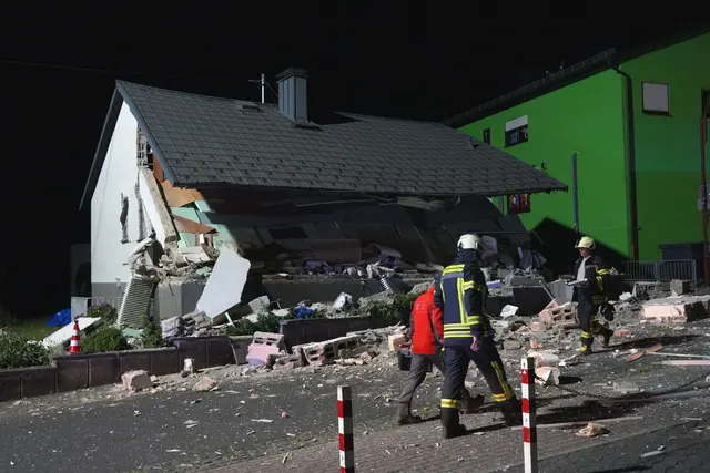 Wie es zu der Explosion kam, ist bislang unklar.  | Foto: Sascha Ditscher/dpa